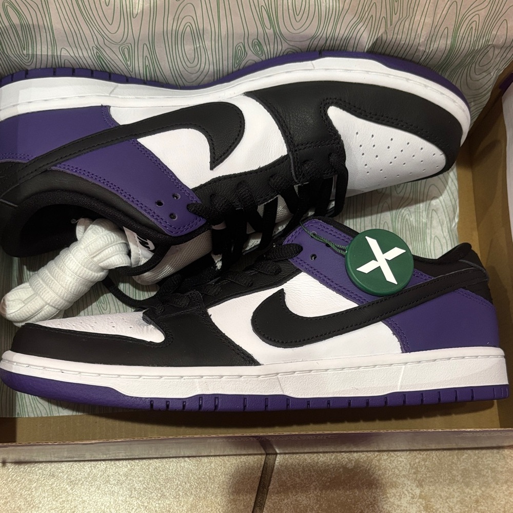 Nike SB Dunk Low Court Purple Men’s size 10 women’s size 11.5